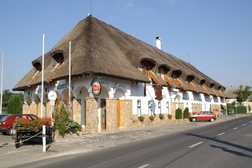   - Öreg Halász Hotel Tát